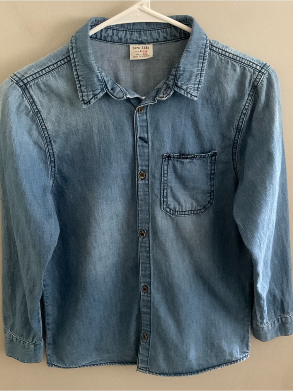 Zara kids Médium Wash Denim Button-Down Shirt